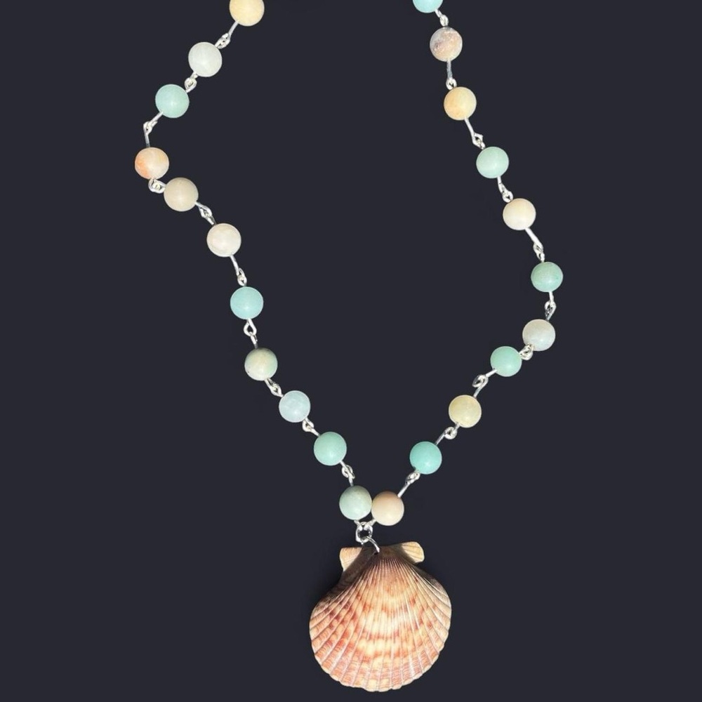 Elegant Shell Pendant Necklace with Pastel Beads